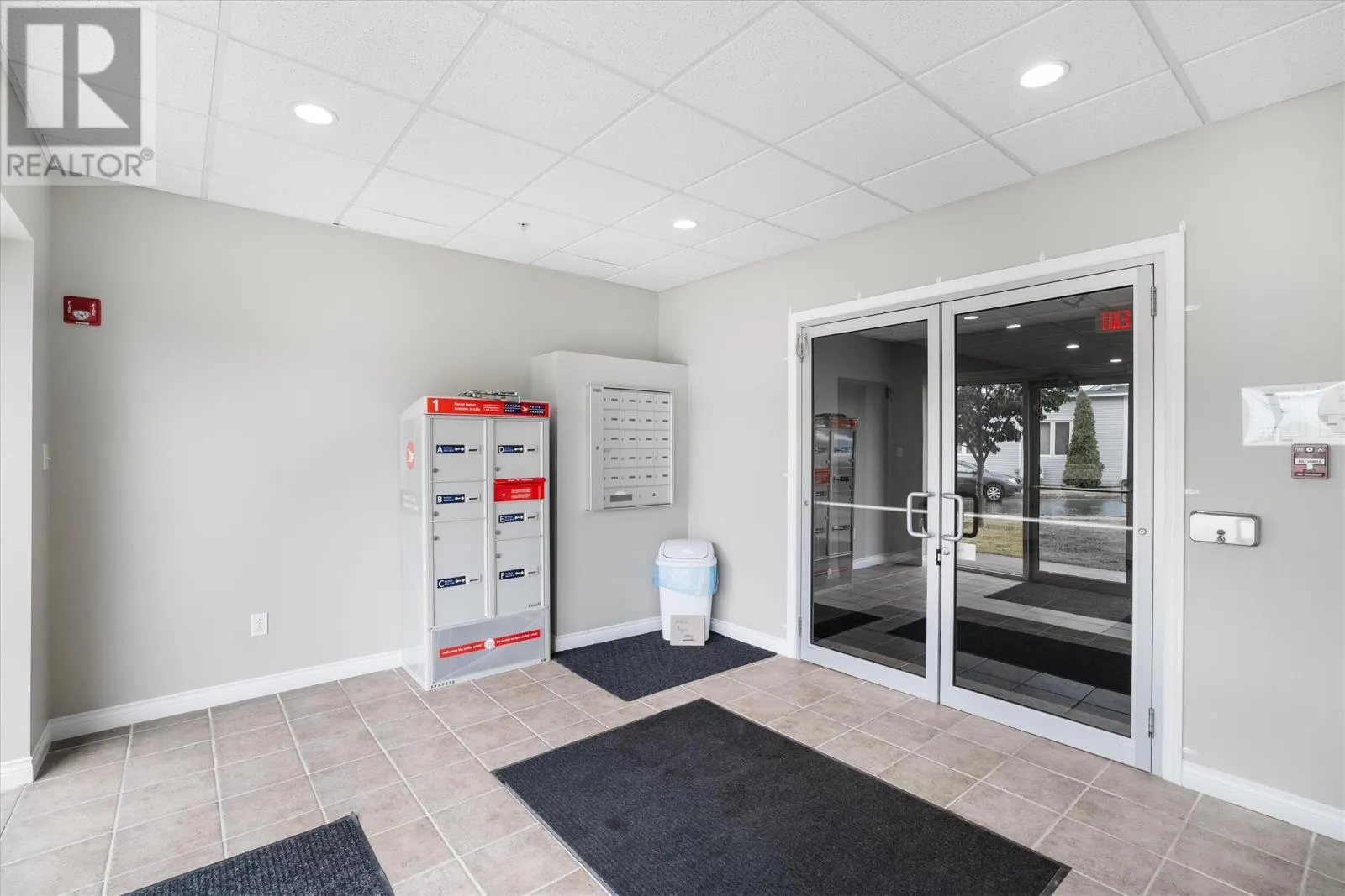 1 ROOSEVELT Avenue Unit#302, #302