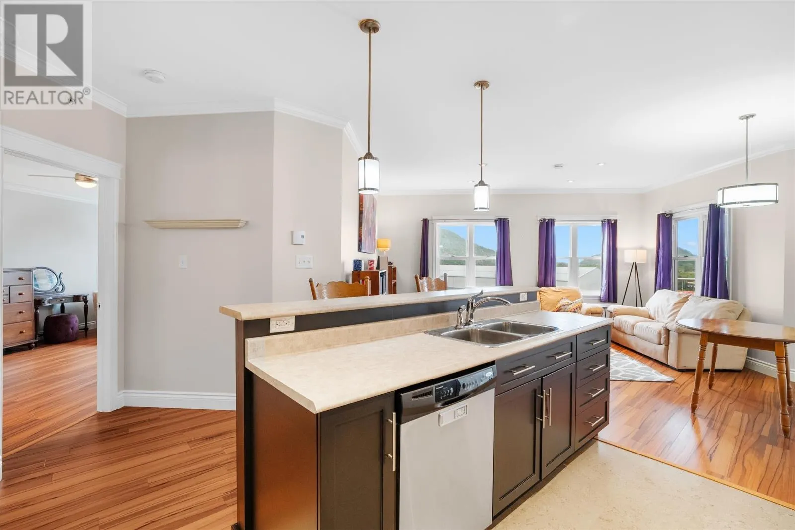 1 ROOSEVELT Avenue Unit#302, #302
