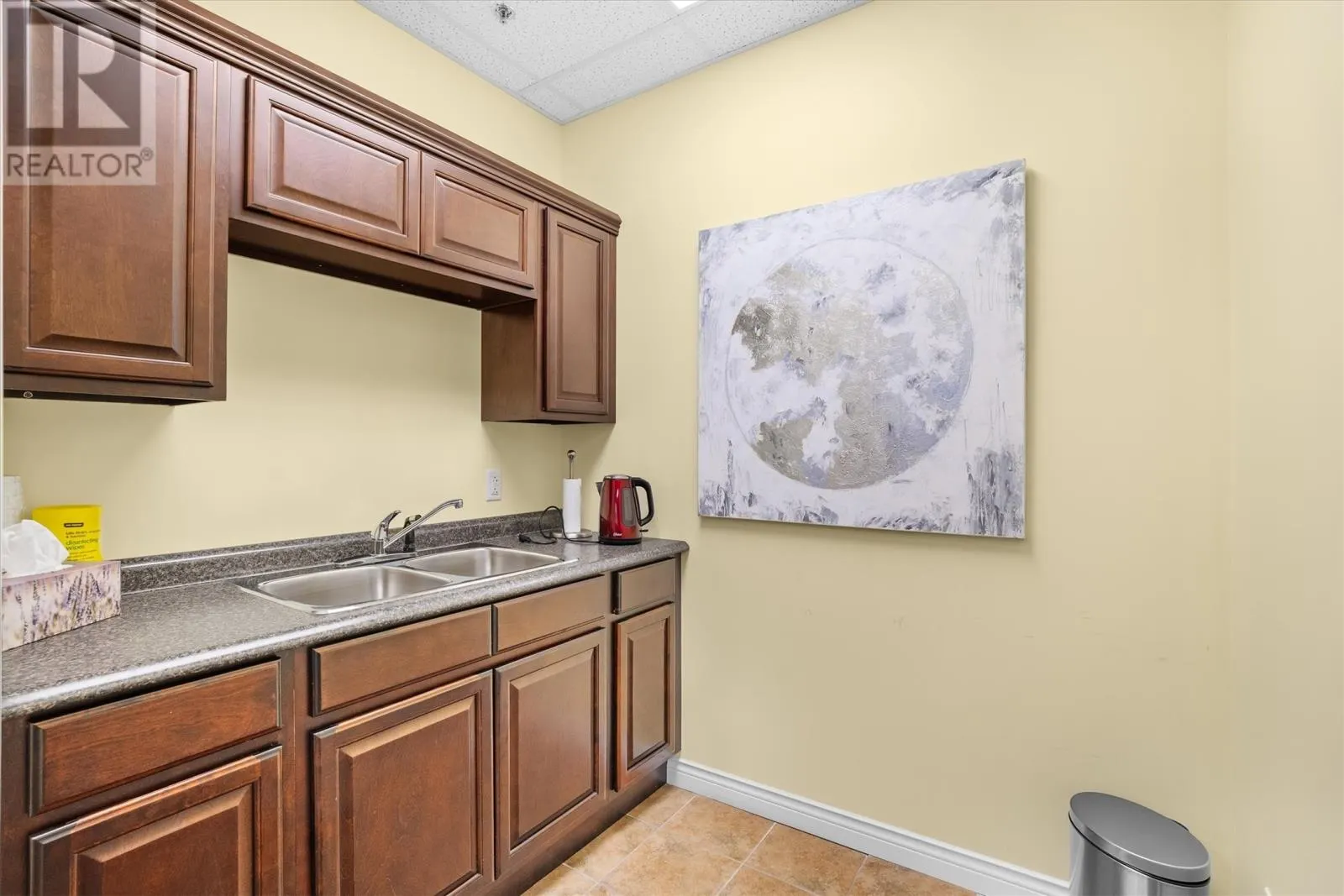 1 ROOSEVELT Avenue Unit#302, #302