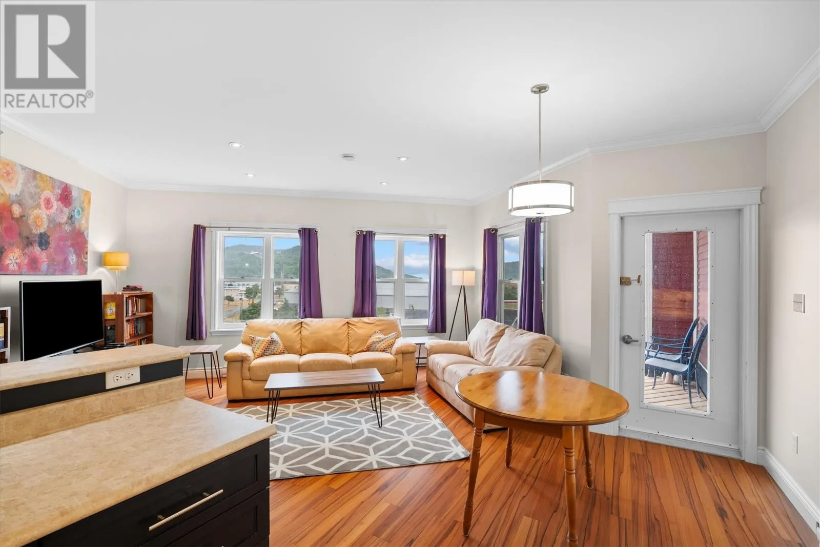 1 ROOSEVELT Avenue Unit#302, #302