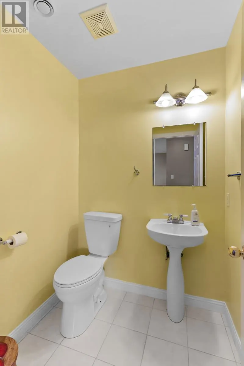 8 Hussey Place