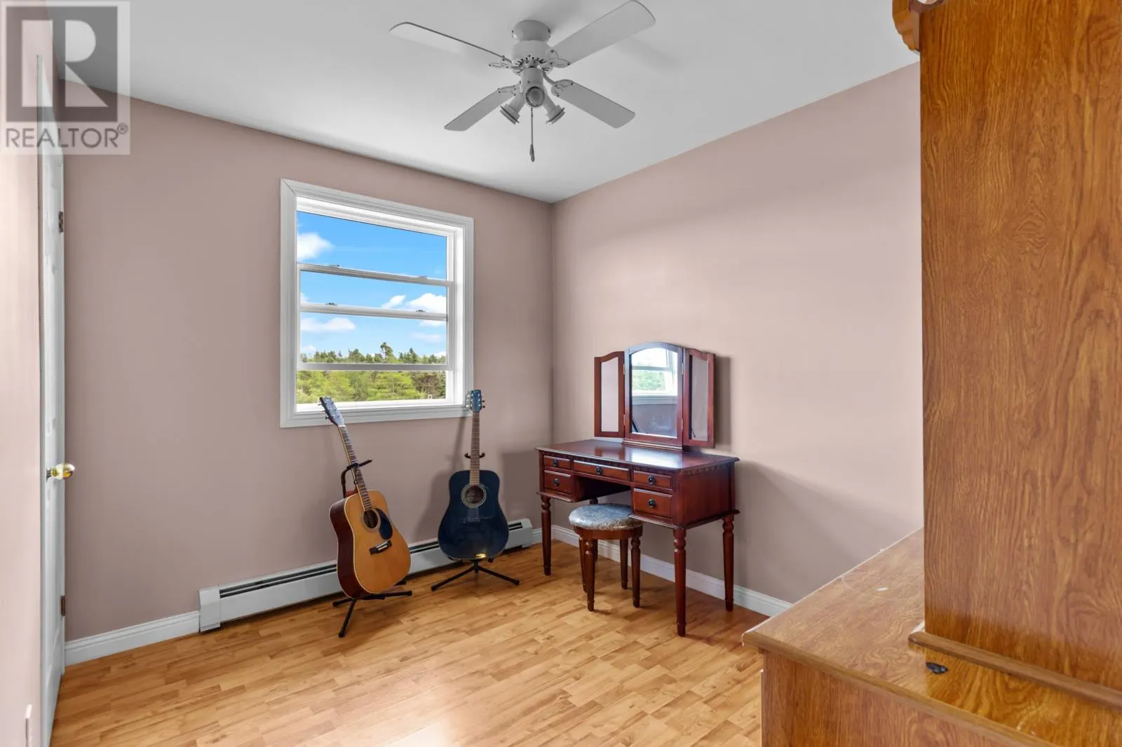 8 Hussey Place