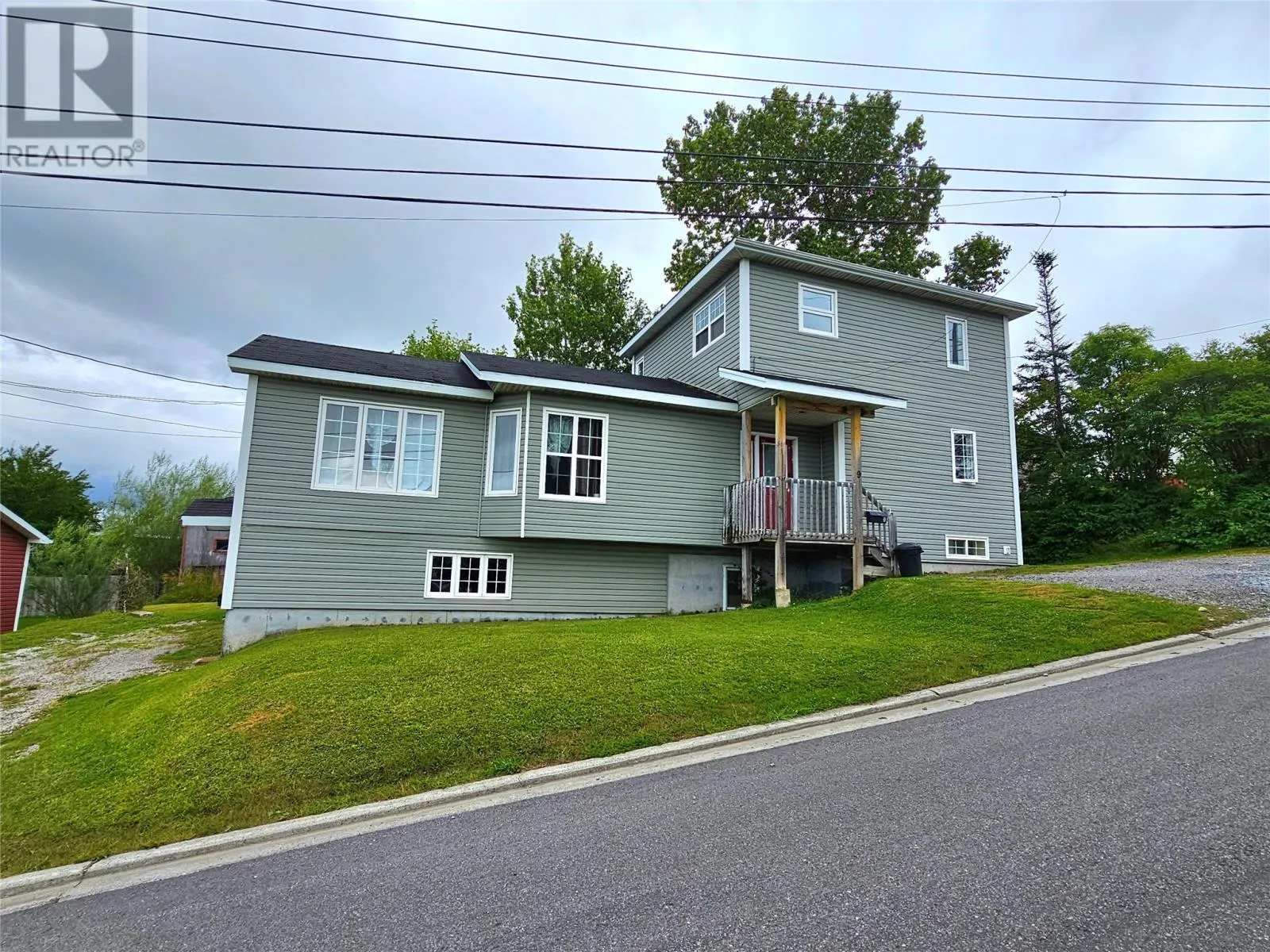 9 Empire Avenue