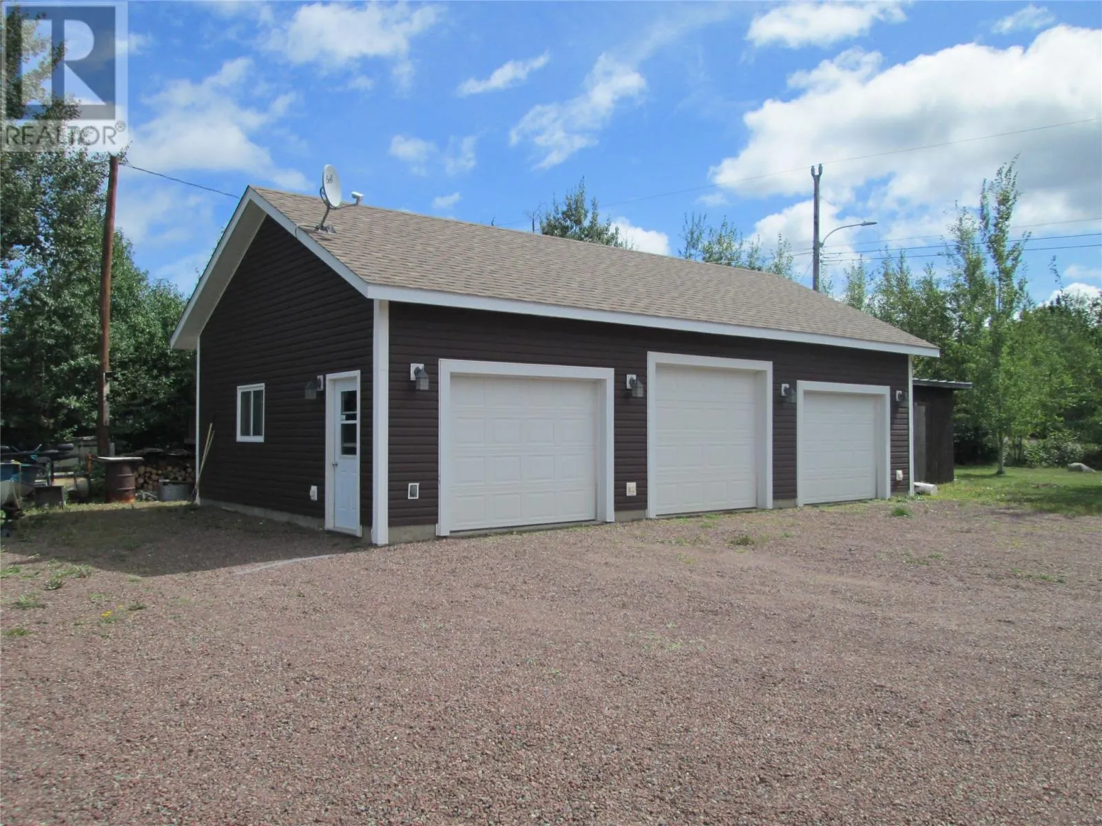 4 Riverbank Road