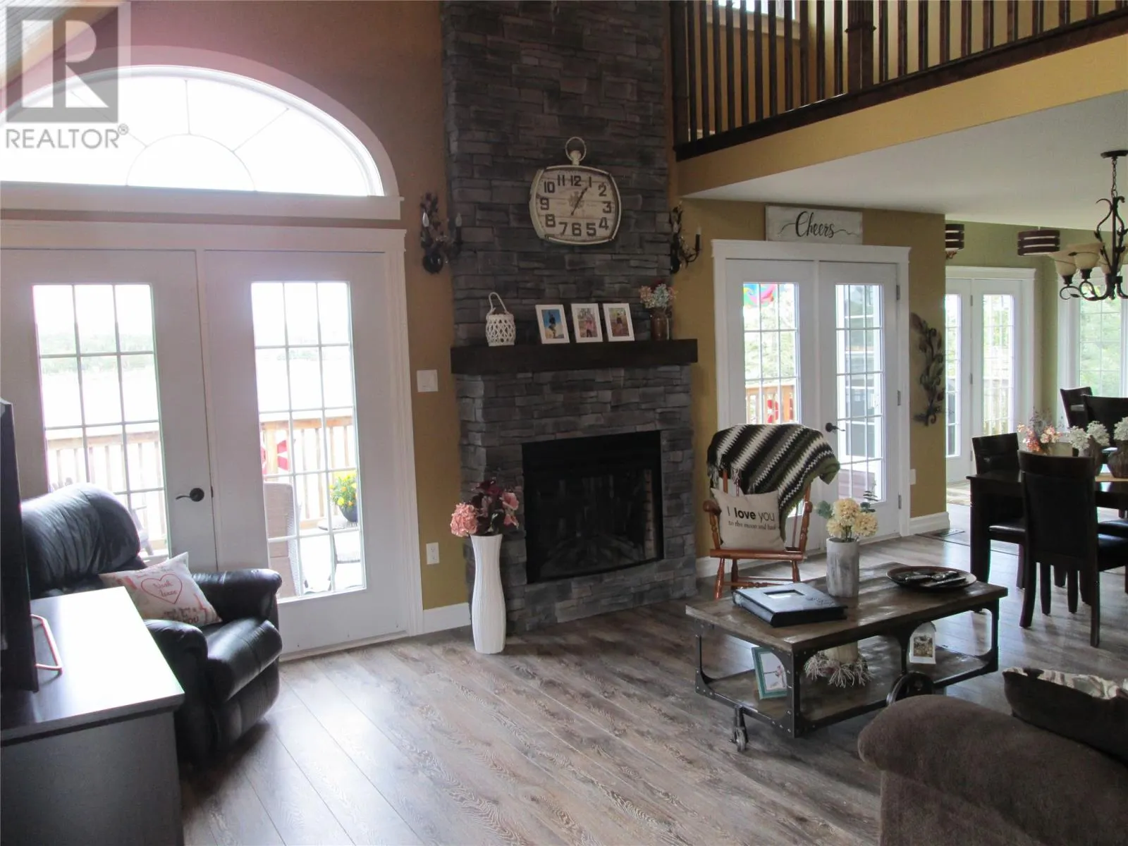 4 Riverbank Road