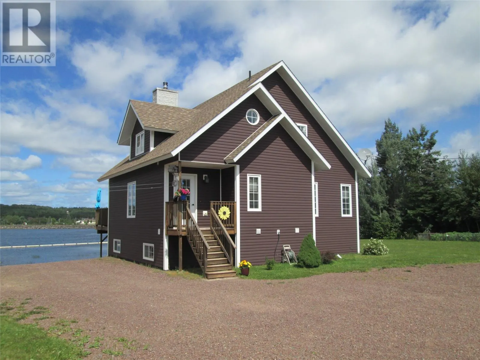 4 Riverbank Road
