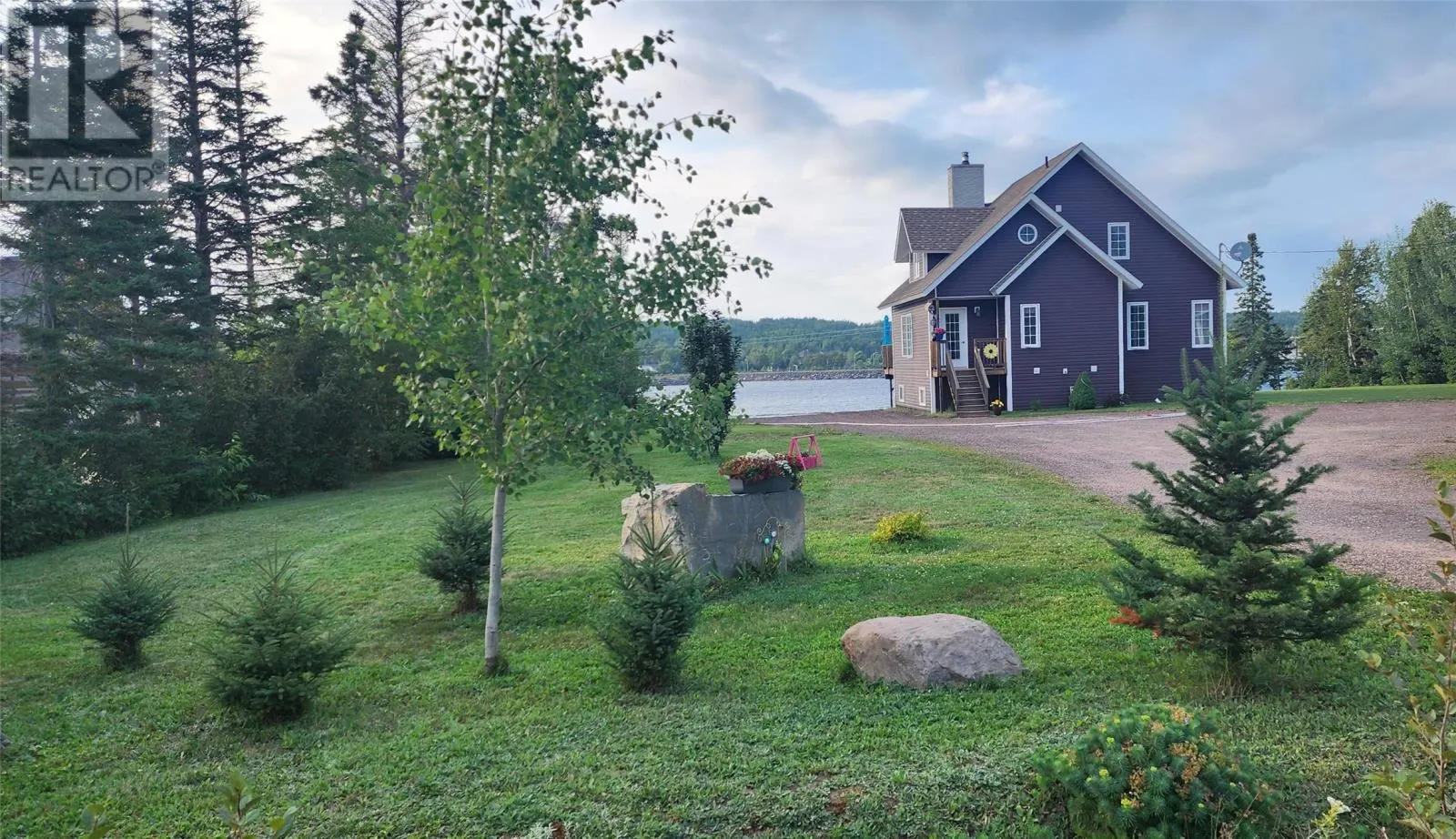 4 Riverbank Road