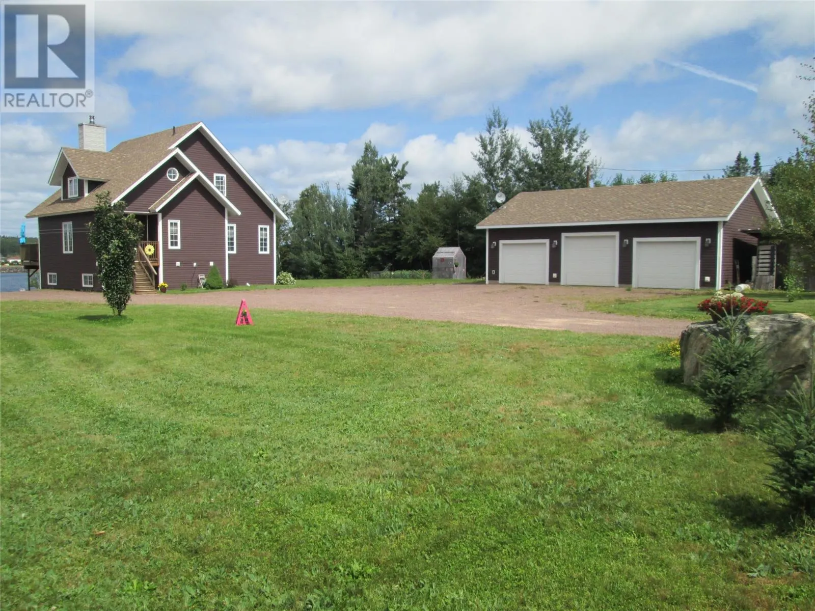 4 Riverbank Road