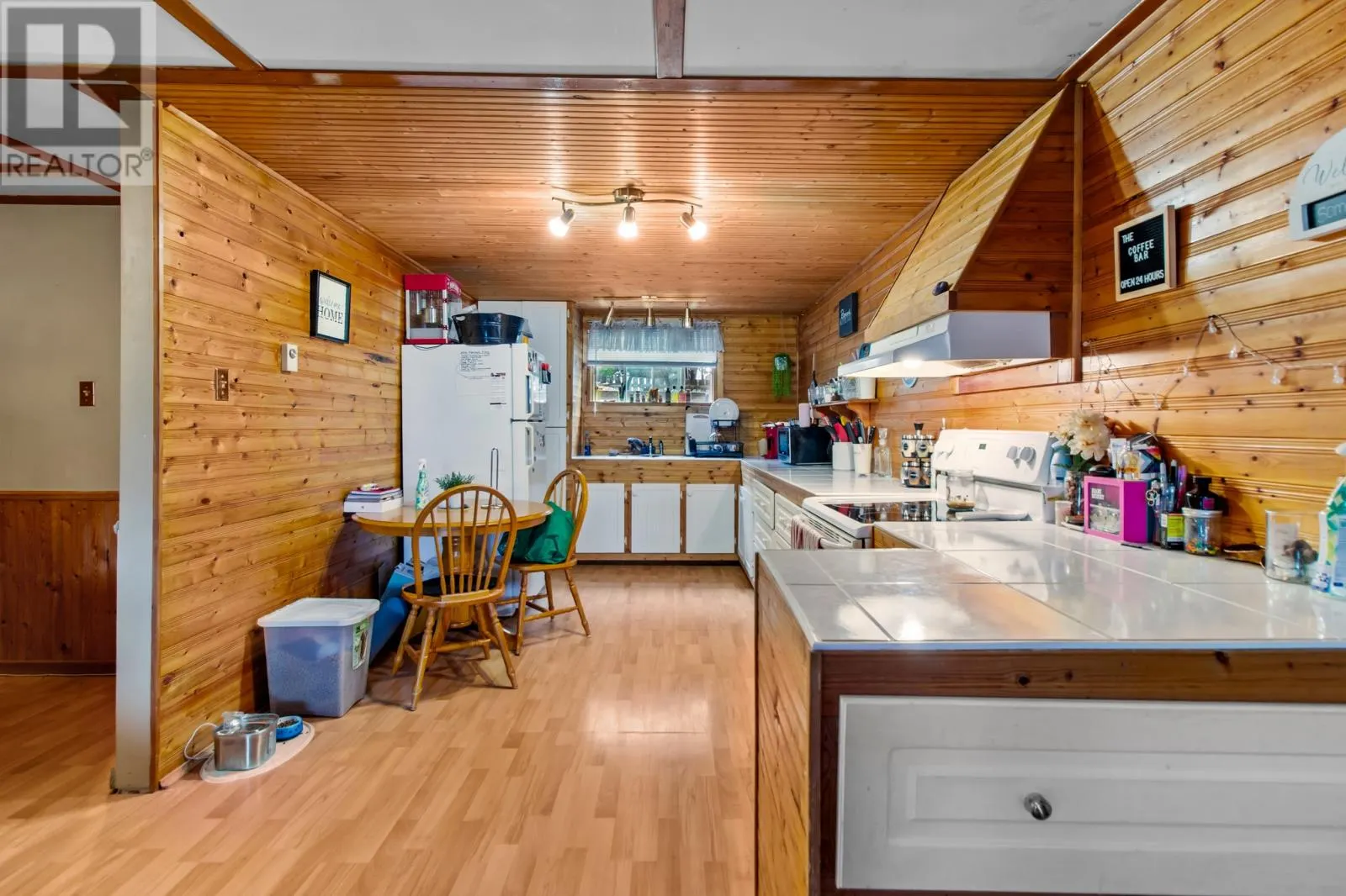 8 Moores Drive