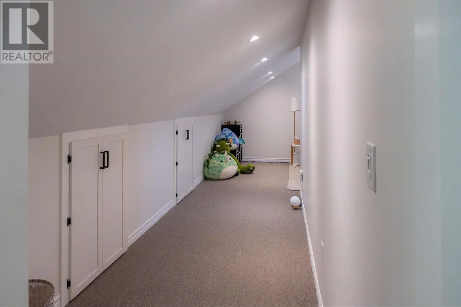 36 Lakeview Drive
