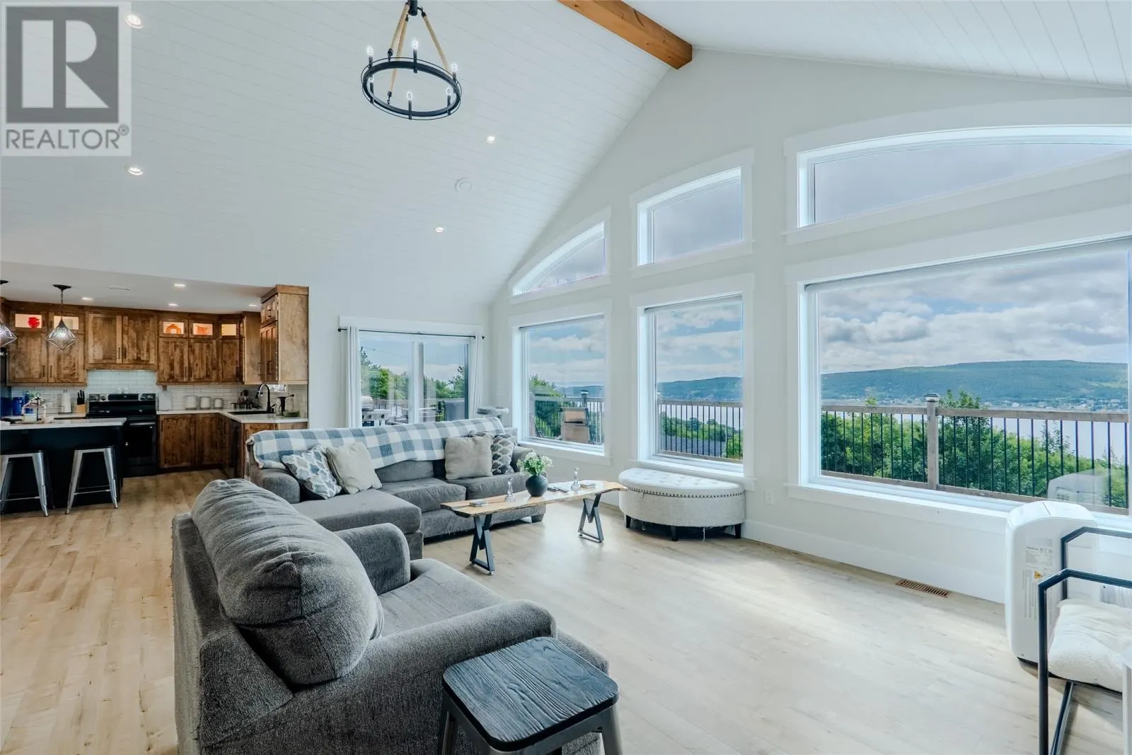 25 Bemister's Hill