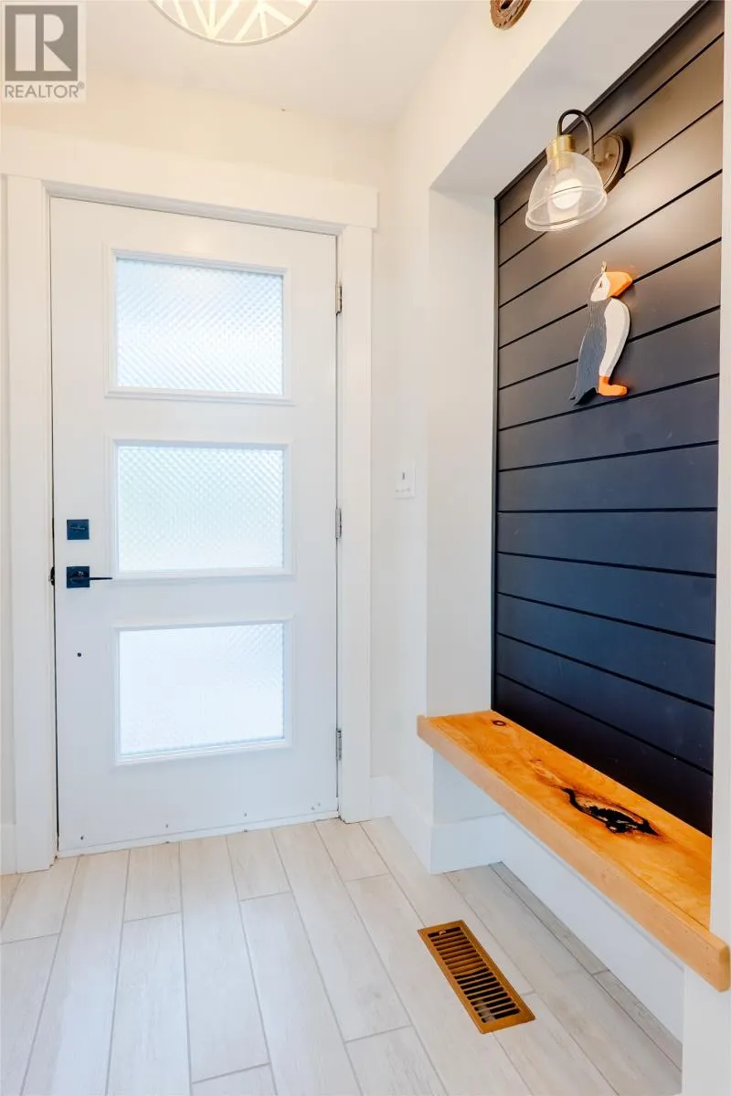 25 Bemister's Hill