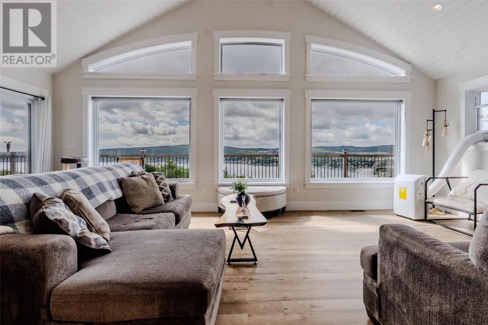 25 Bemister's Hill