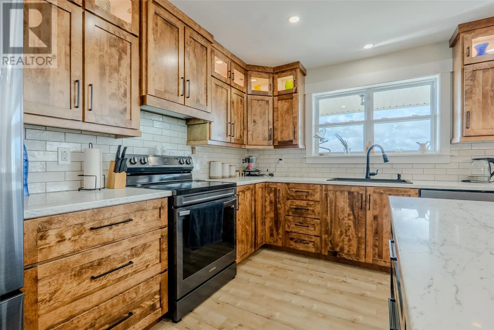 25 Bemister's Hill