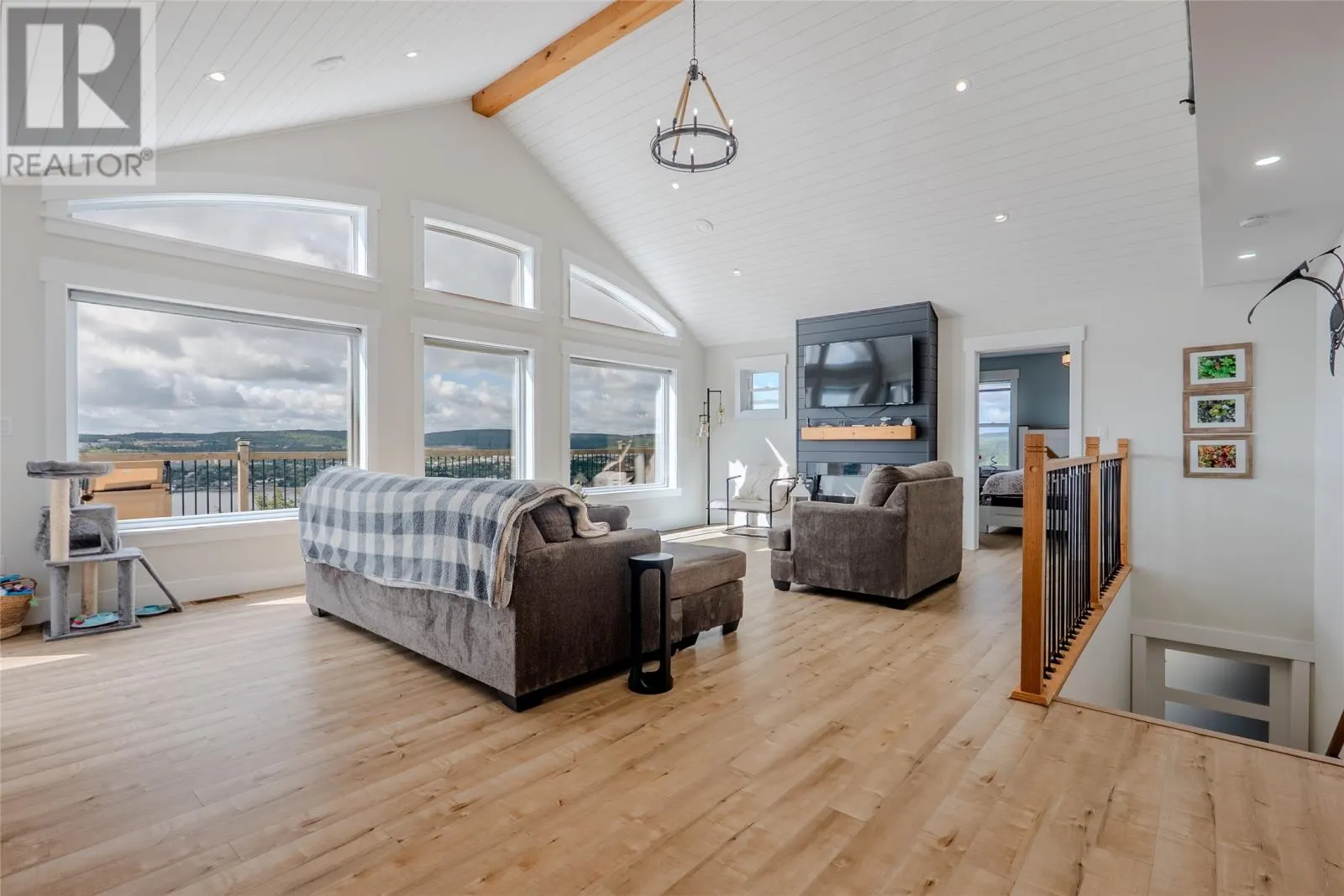 25 Bemister's Hill