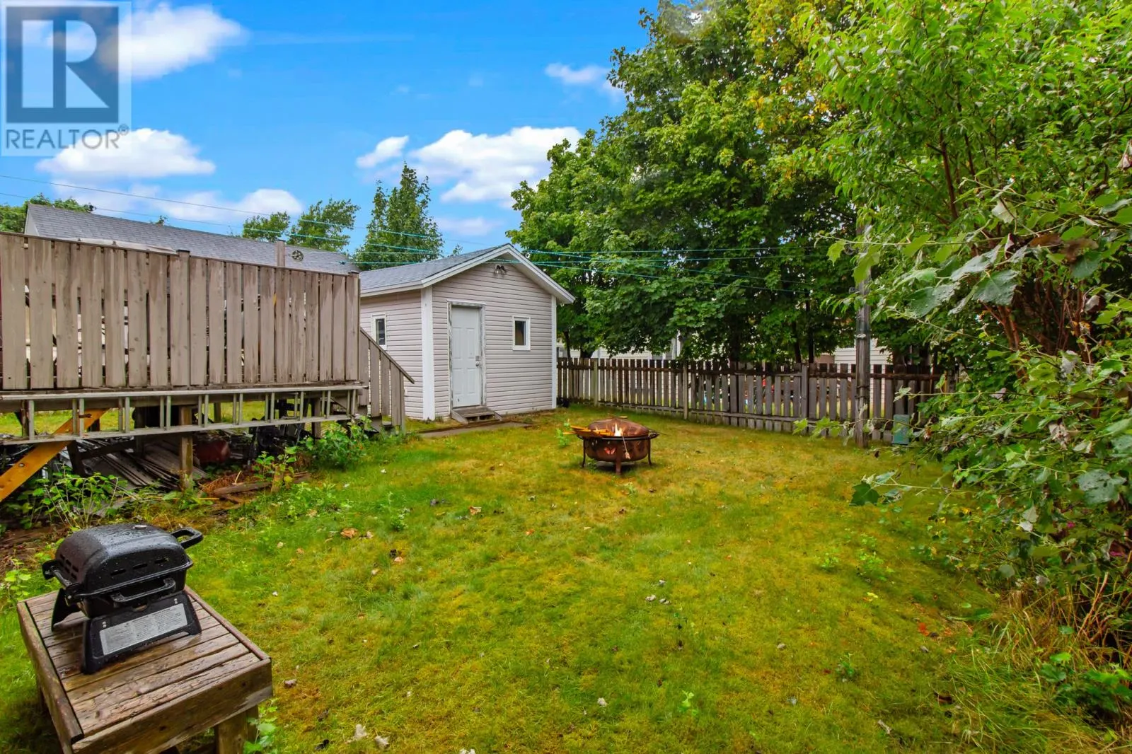 8 Moores Drive