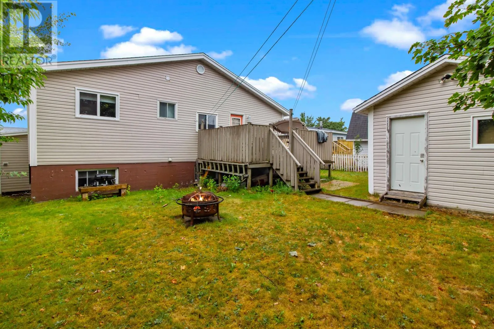 8 Moores Drive