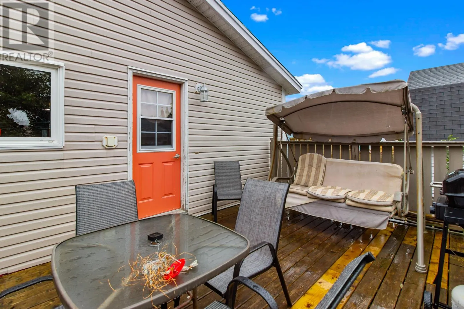 8 Moores Drive