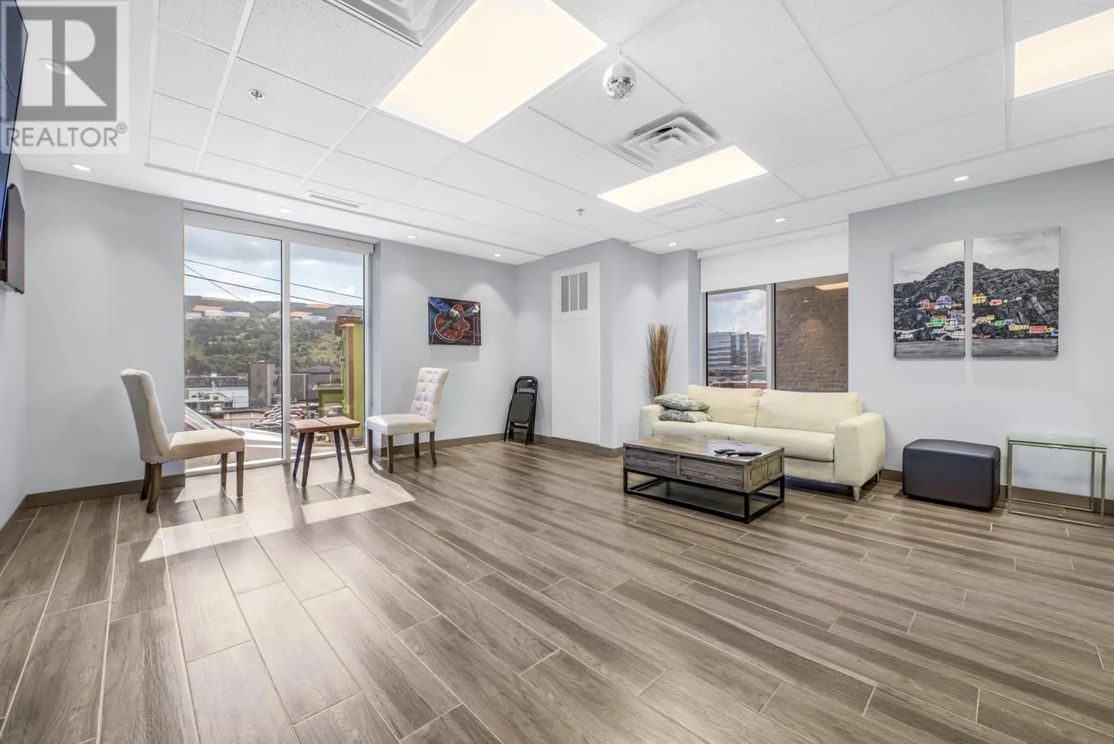 40 Henry Street Unit#407, #407