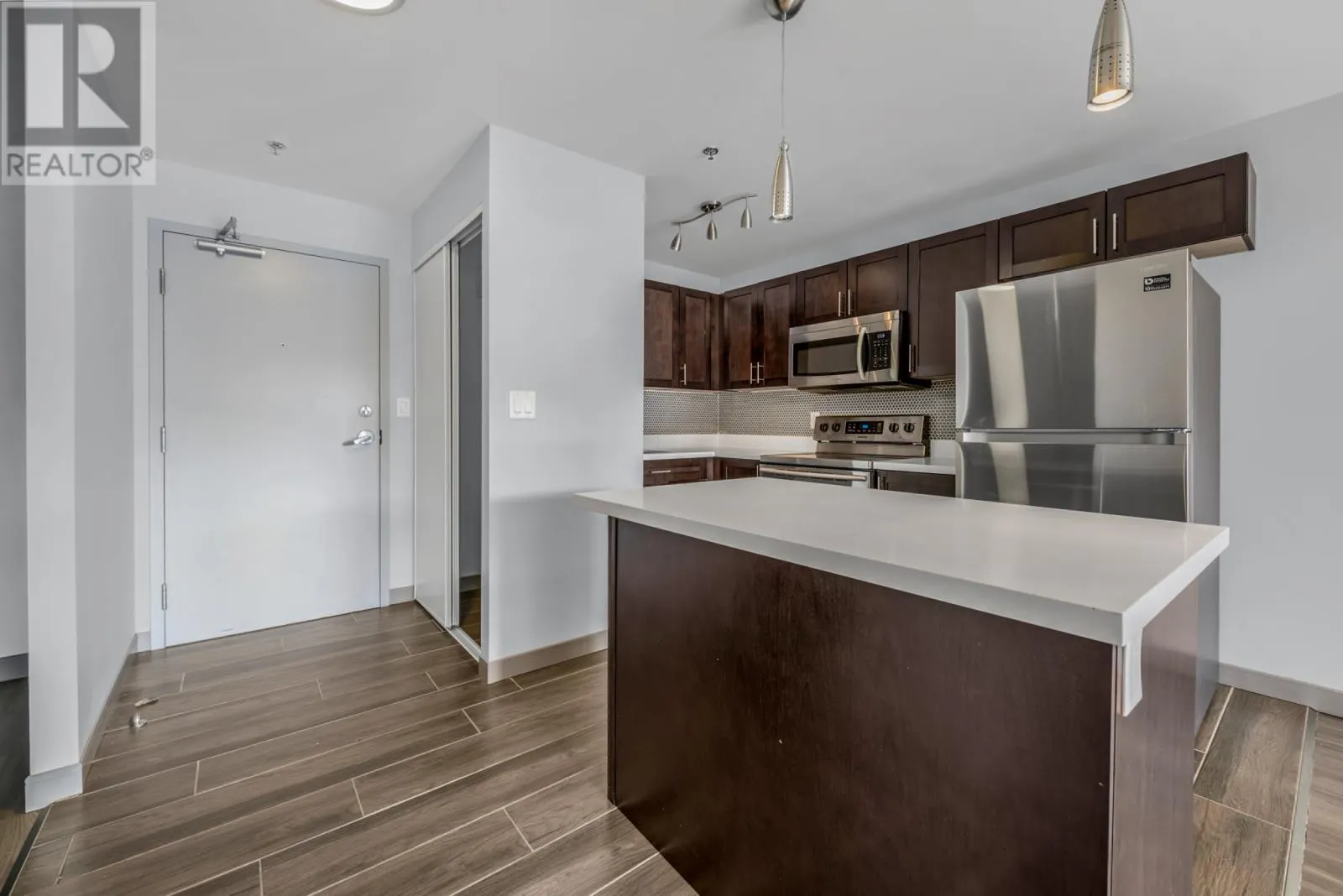 40 Henry Street Unit#407, #407