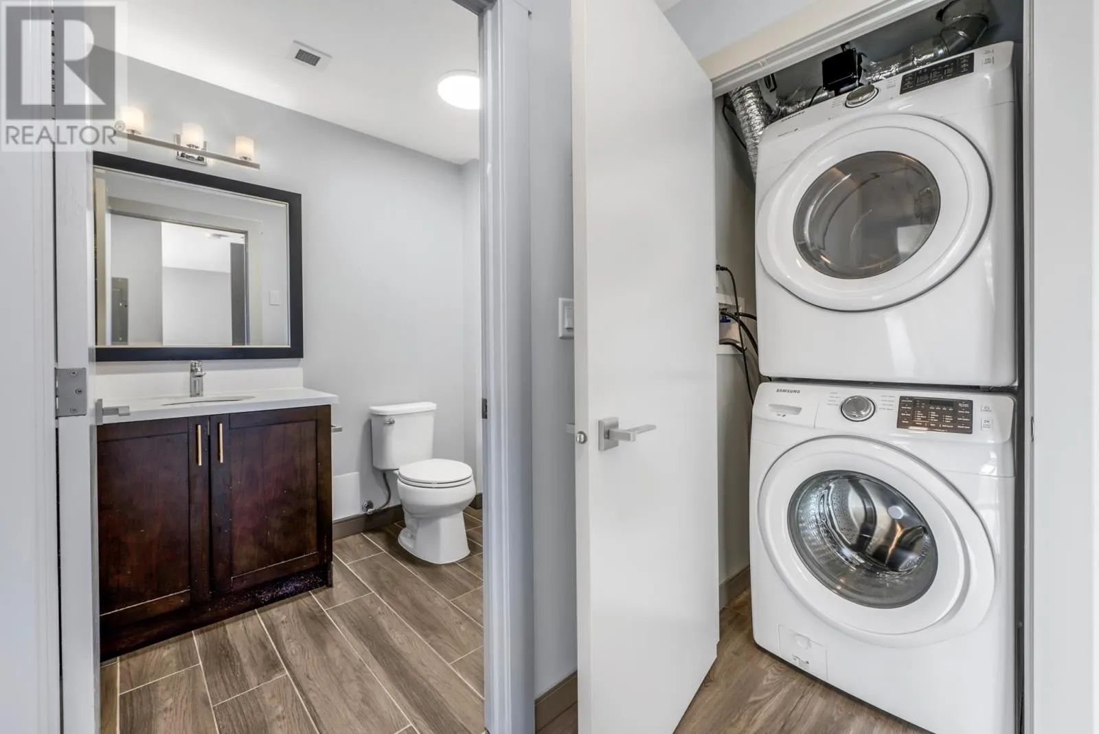 40 Henry Street Unit#407, #407