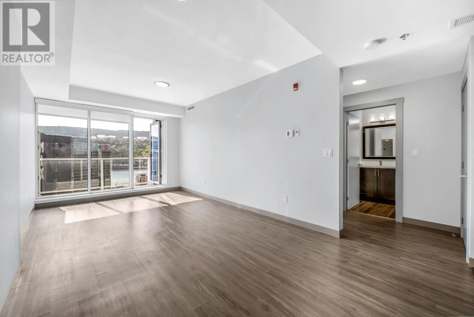 40 Henry Street Unit#407, #407