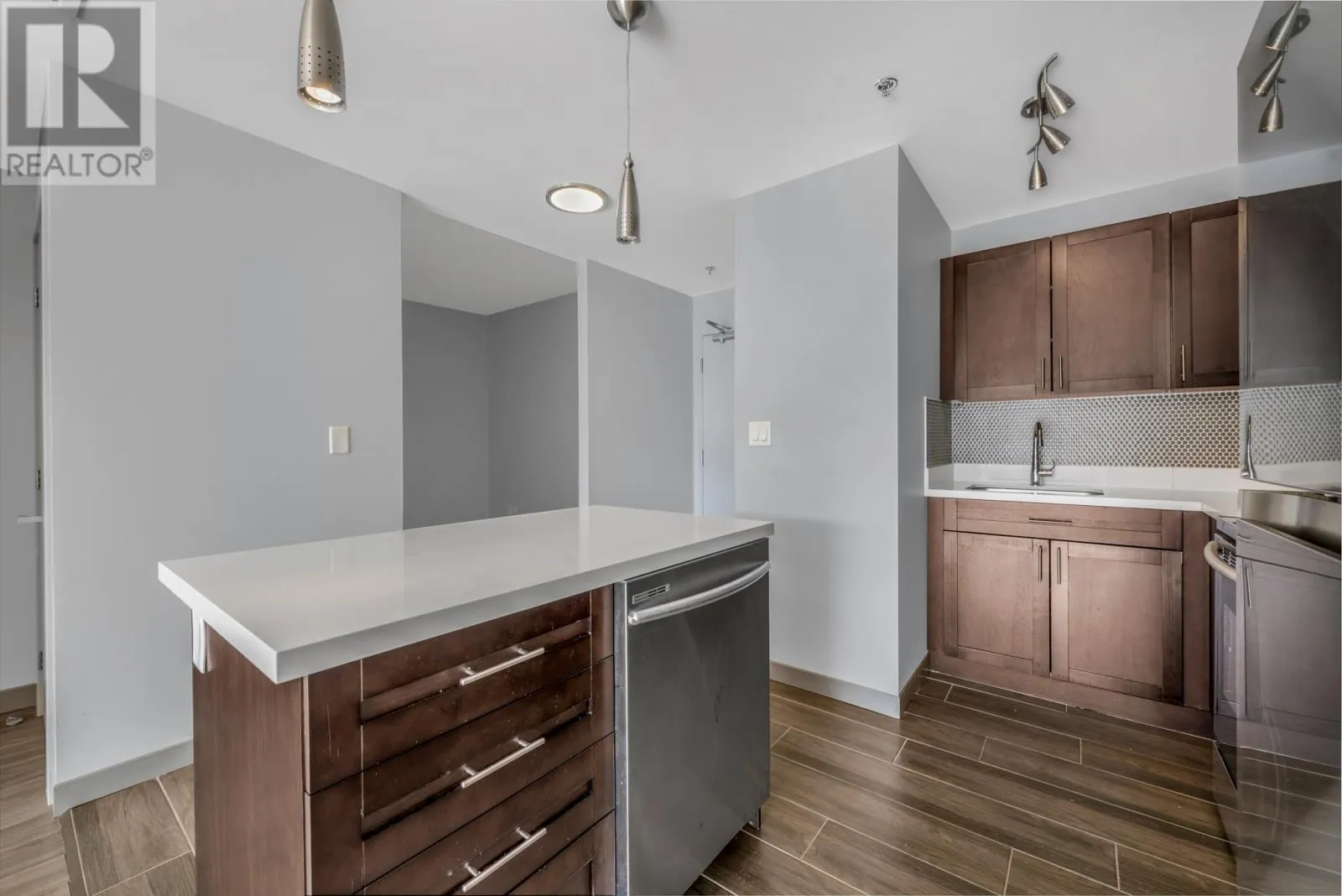 40 Henry Street Unit#407, #407
