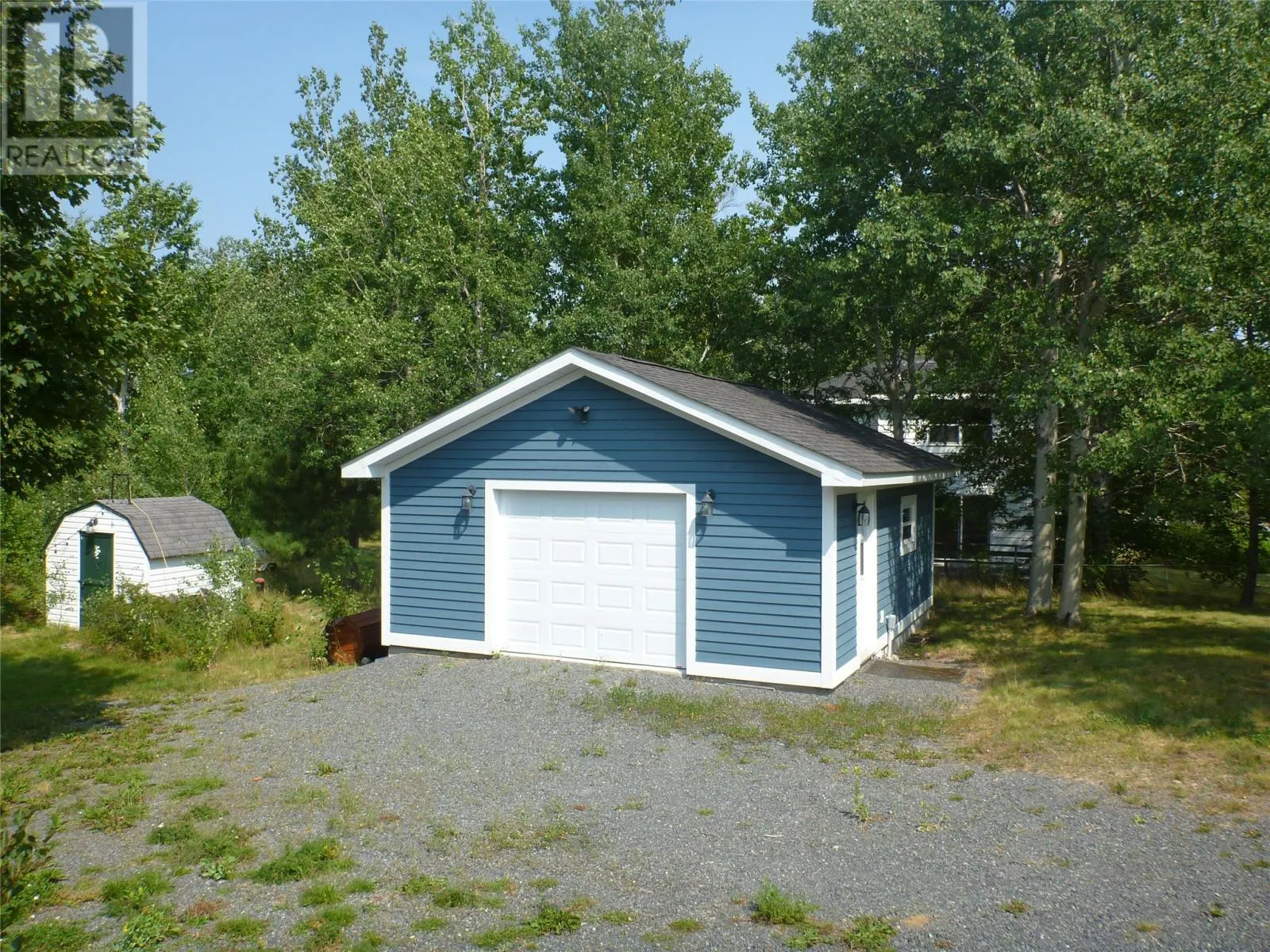 25 Loop Road