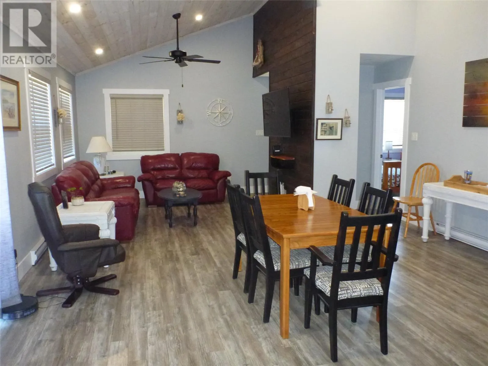 25 Loop Road