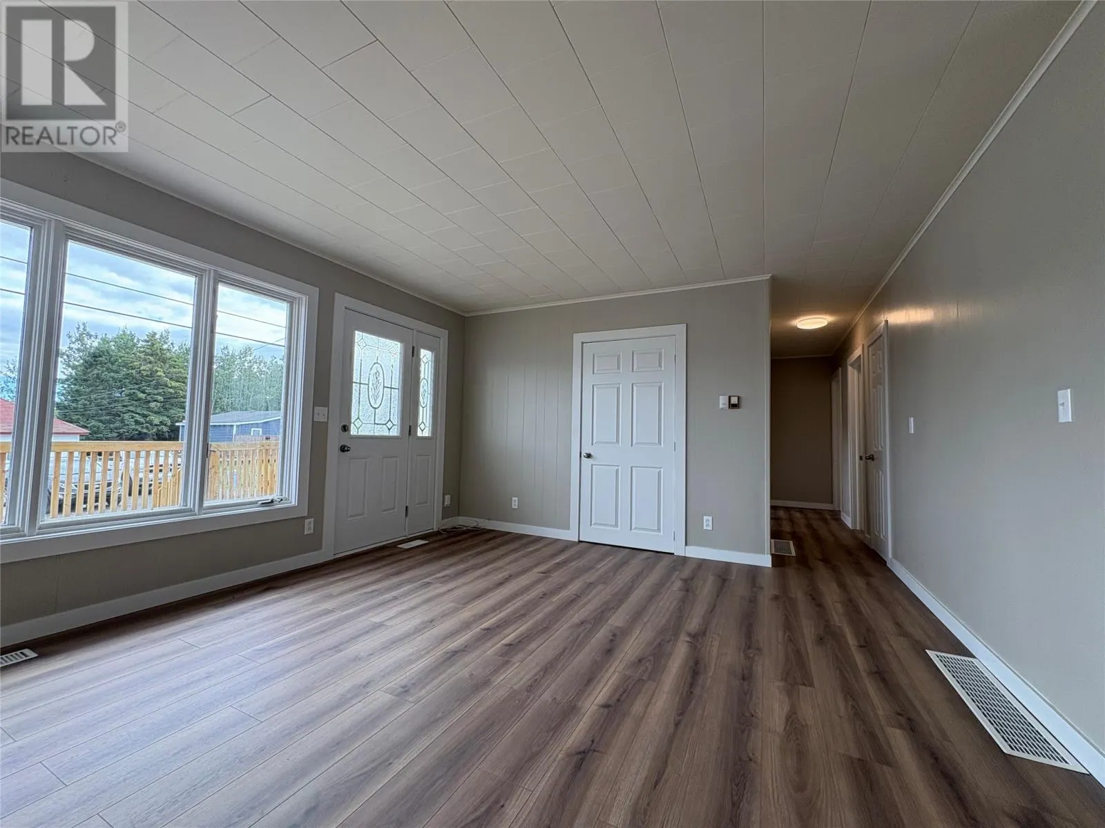 6 Pine Avenue