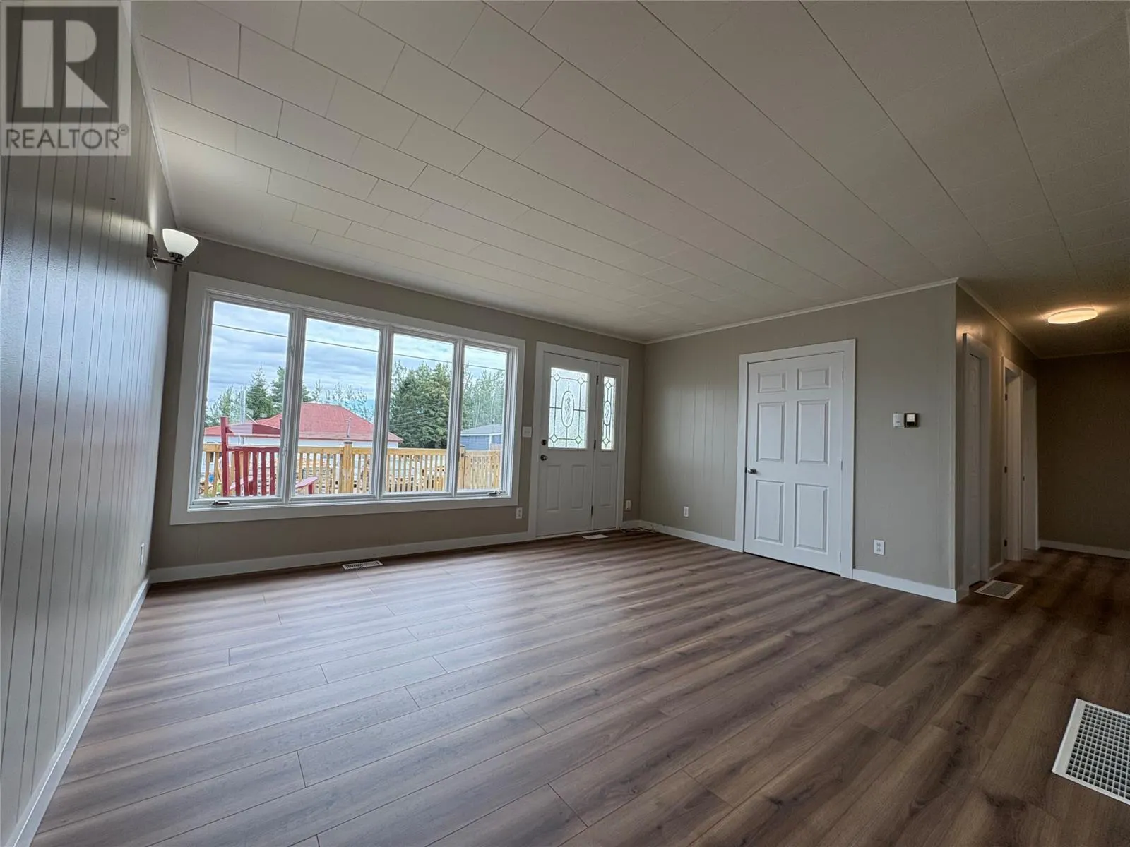 6 Pine Avenue
