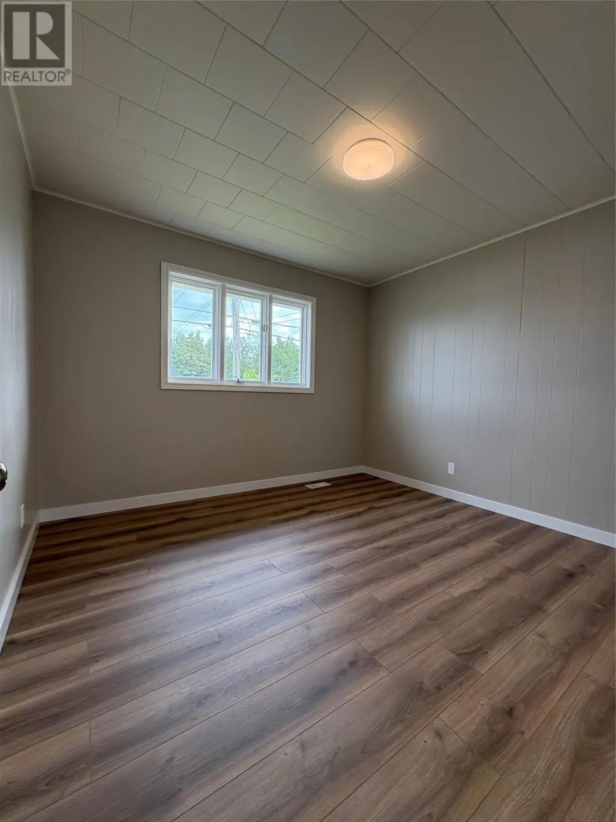 6 Pine Avenue