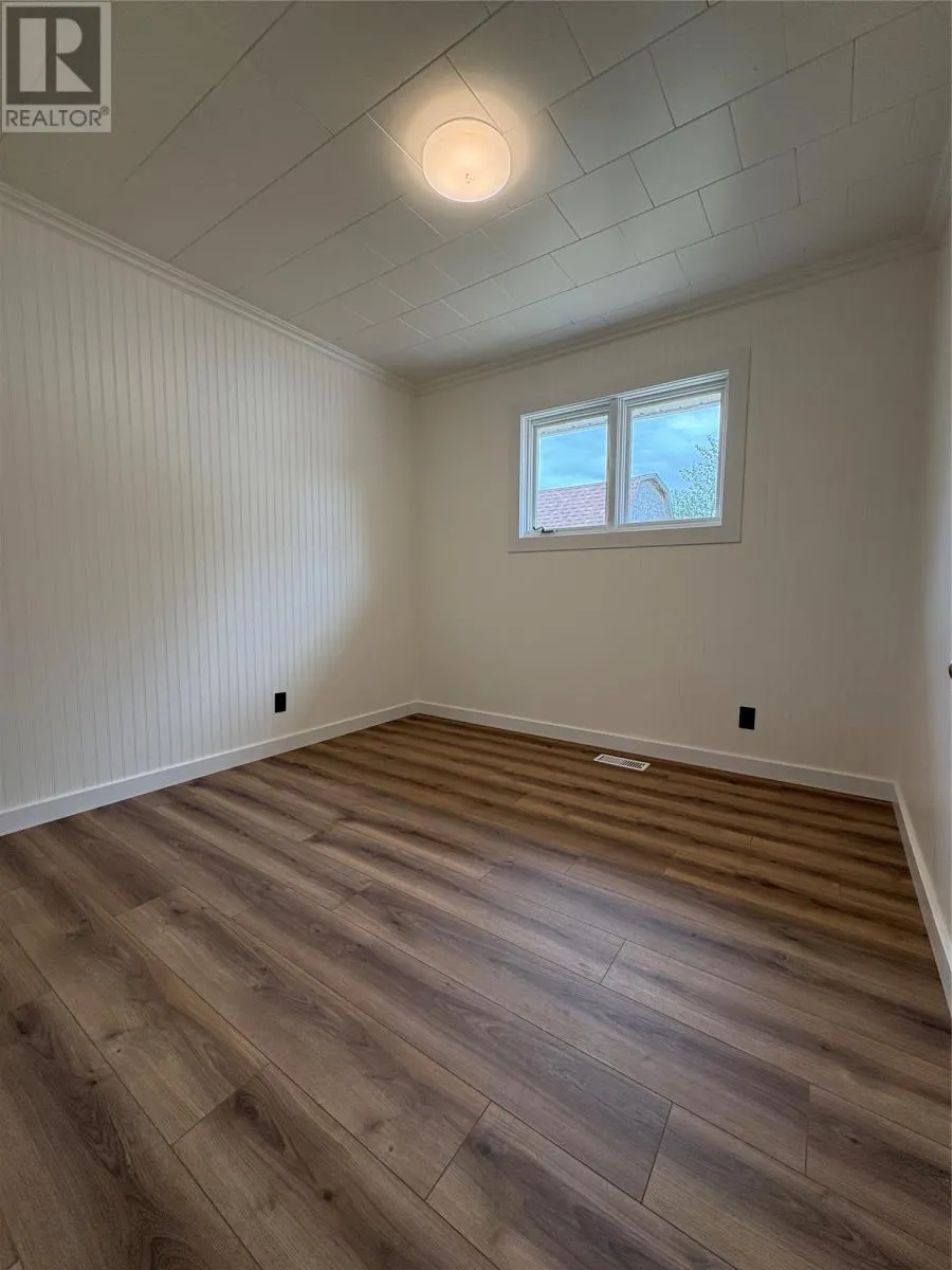 6 Pine Avenue