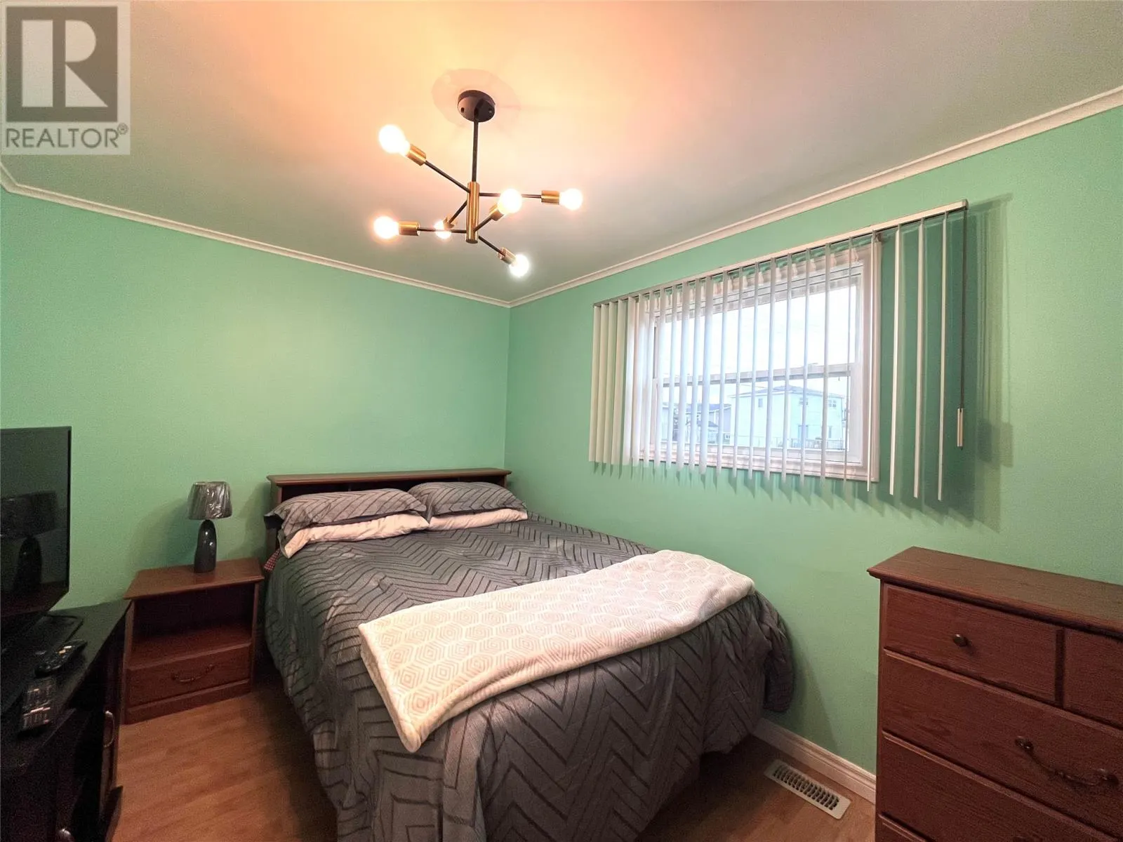 17 Pinchmarsh Road