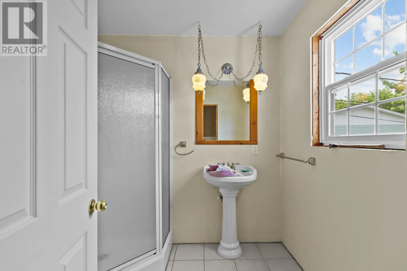 1-3 Riverhead Road