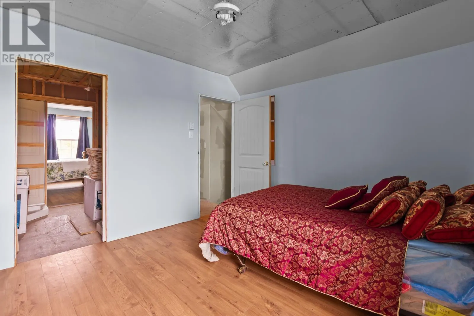 1-3 Riverhead Road