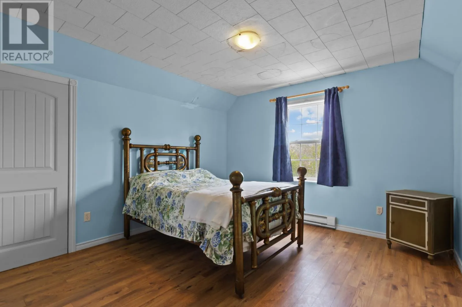 1-3 Riverhead Road