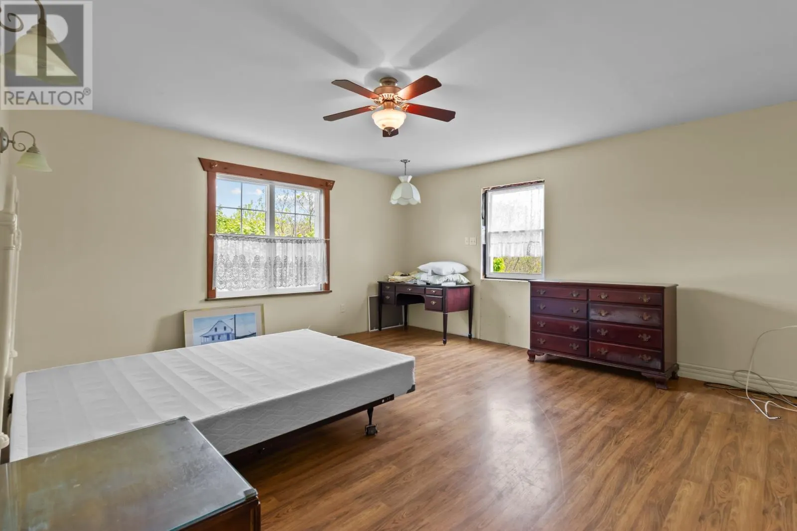 1-3 Riverhead Road
