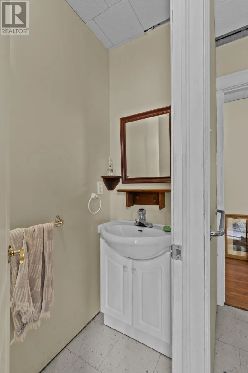 1-3 Riverhead Road