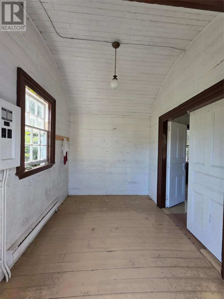 3 Taylor Room Road