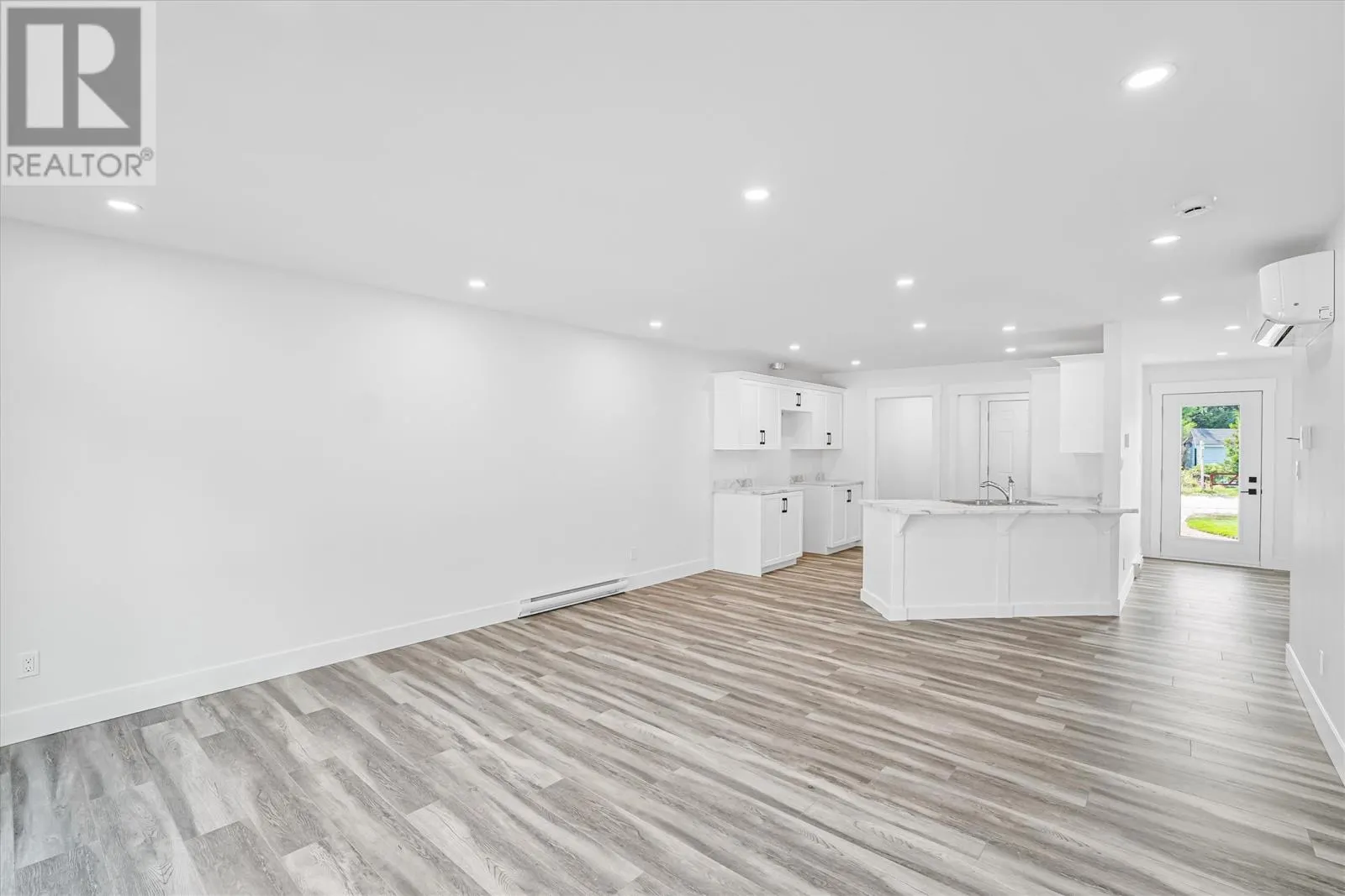 24 Forest Road