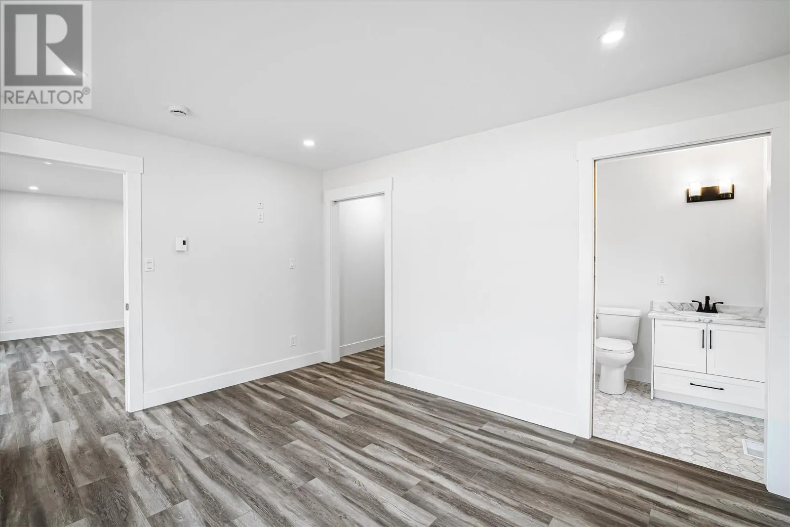 24 Forest Road