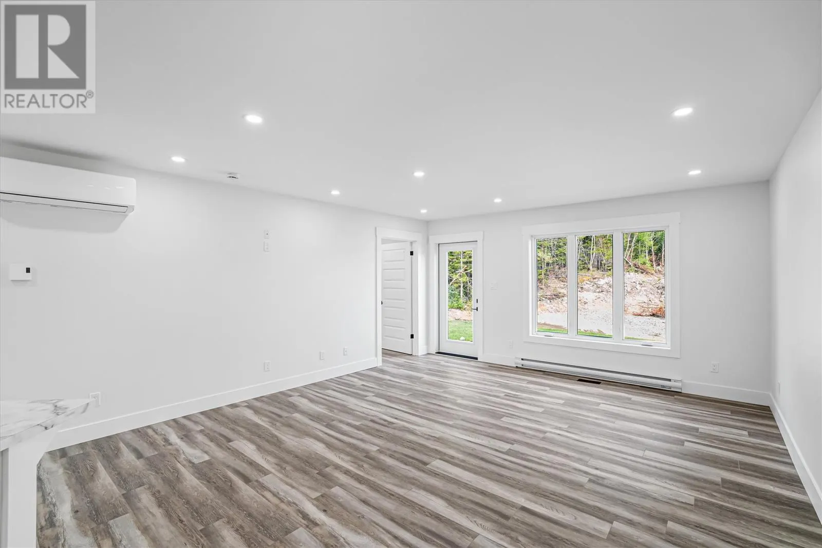 24 Forest Road