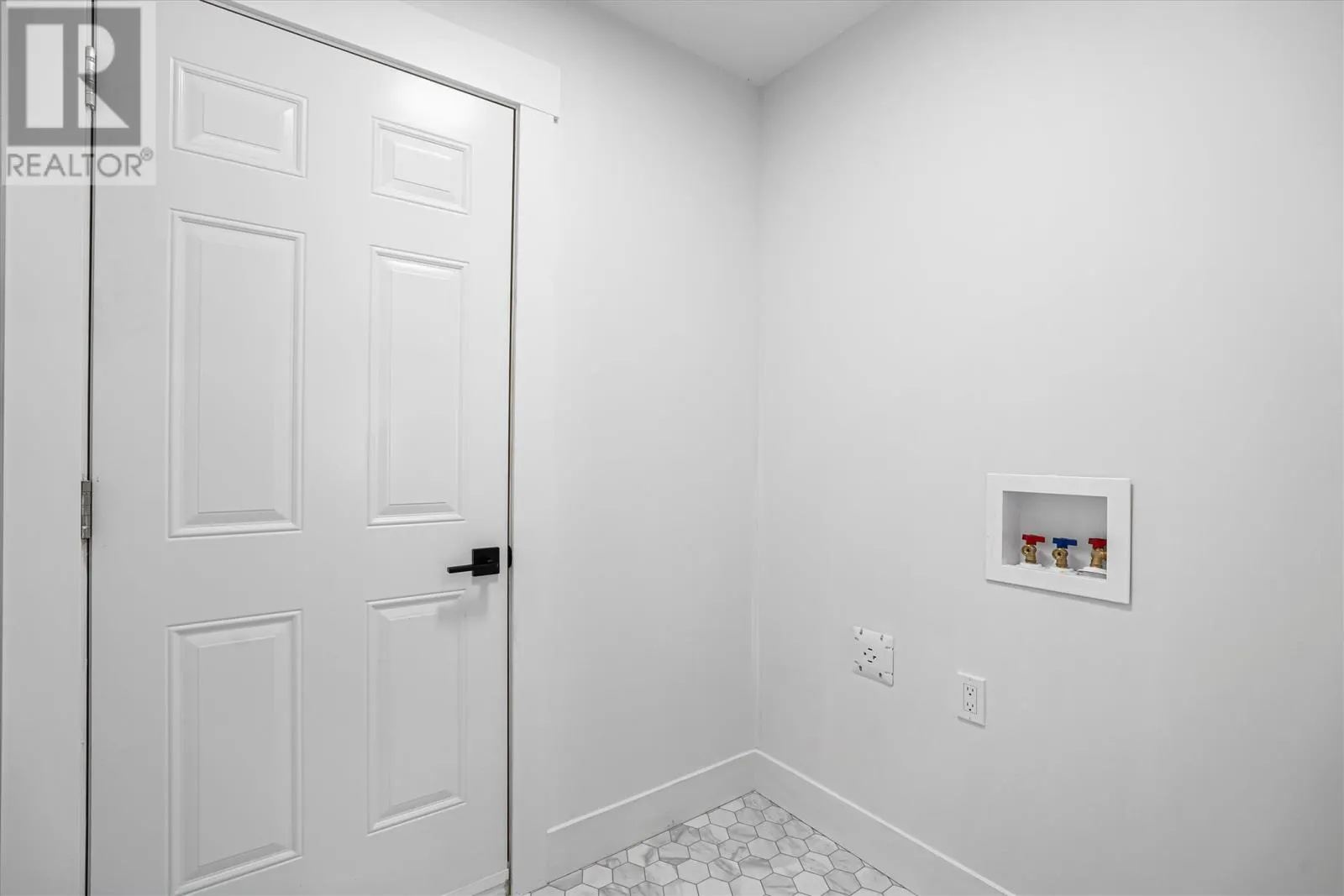 28 Forest Road