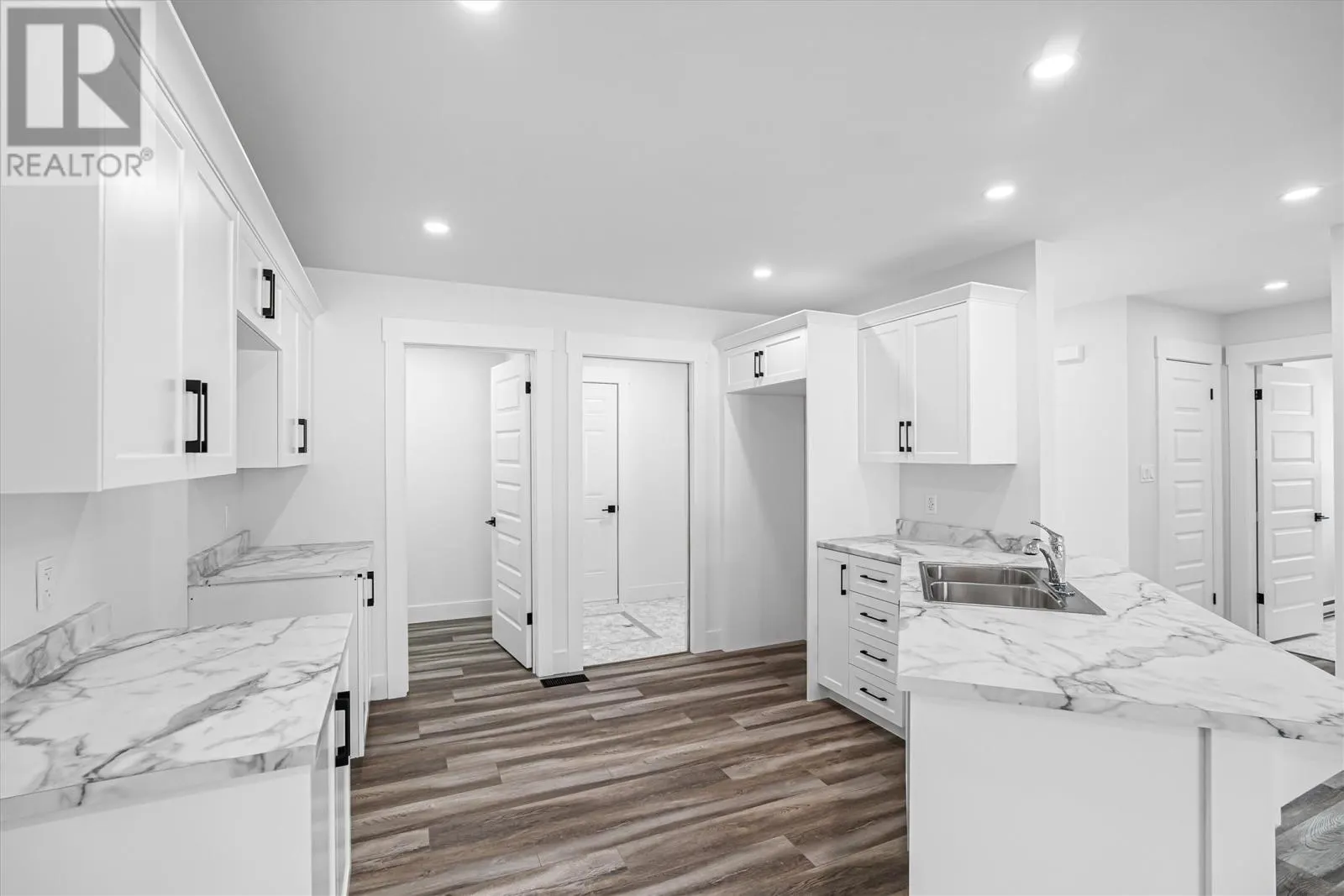 28 Forest Road