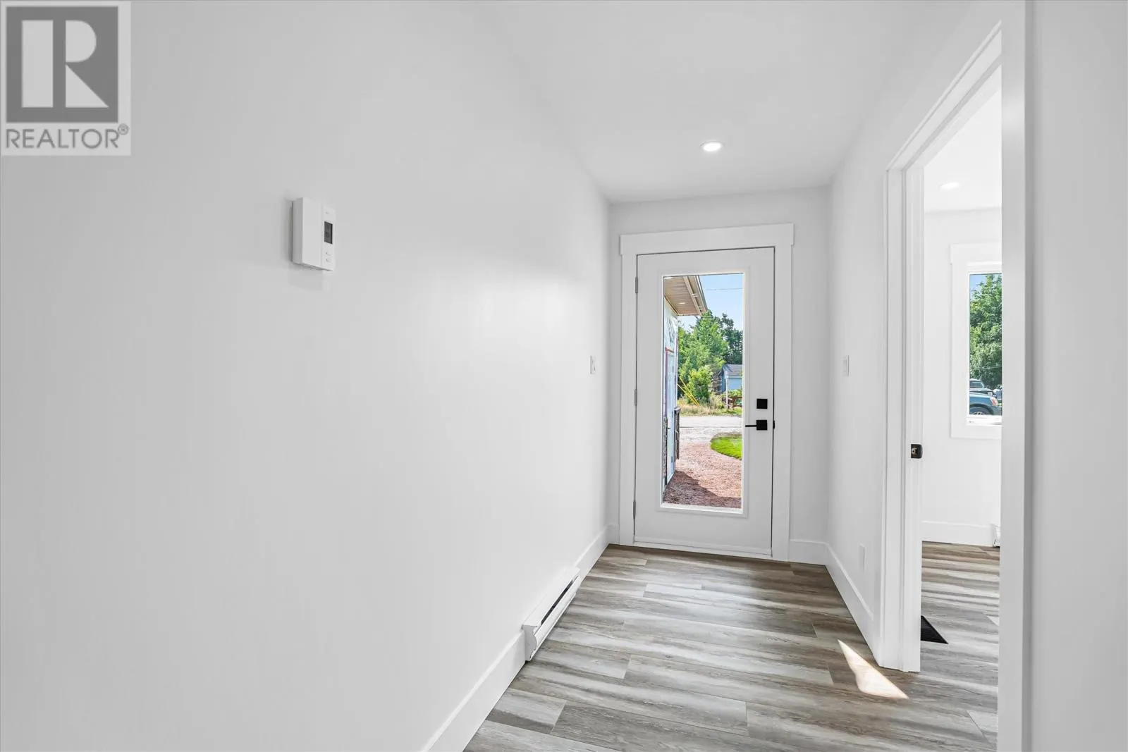 28 Forest Road