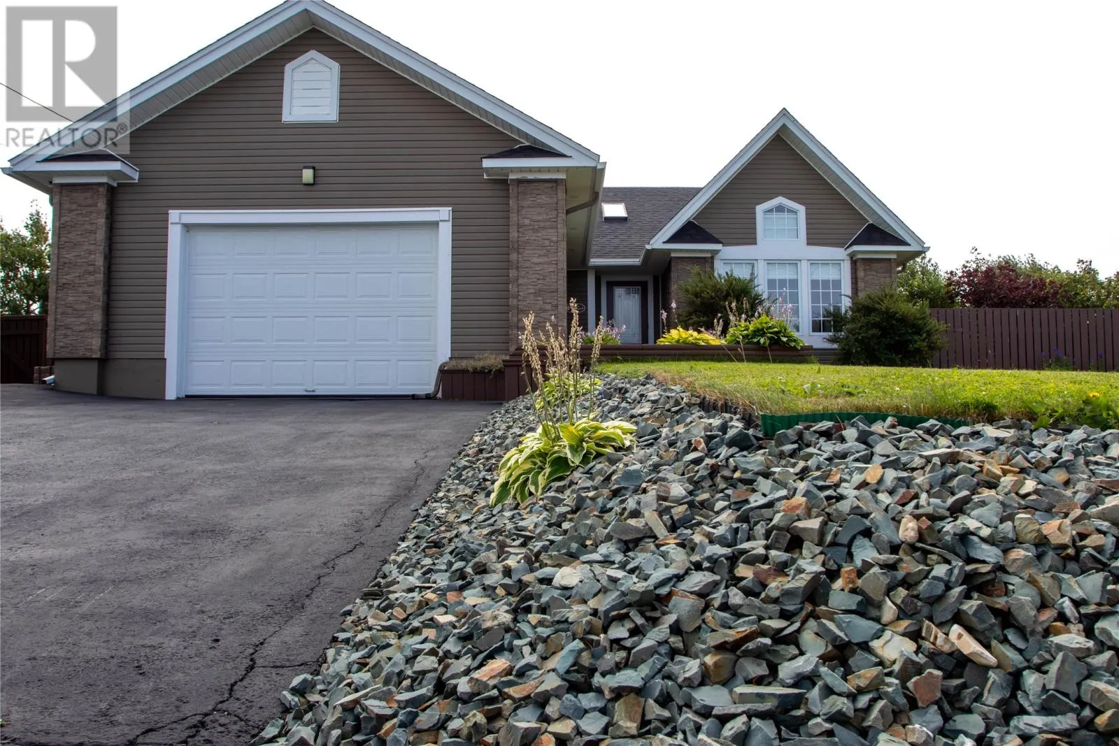 6 Heath Crescent