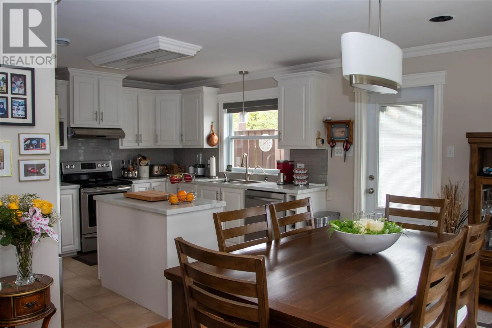6 Heath Crescent