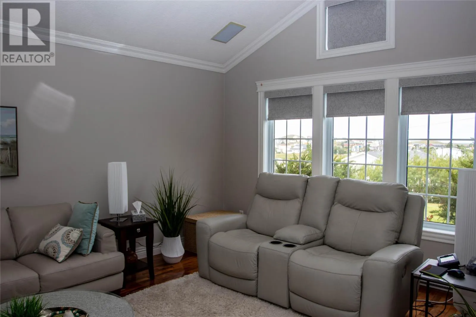 6 Heath Crescent