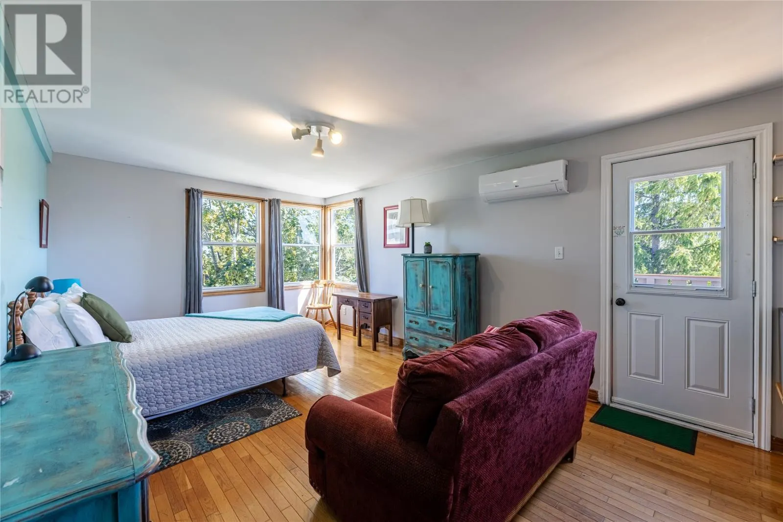 65 Long's Hill